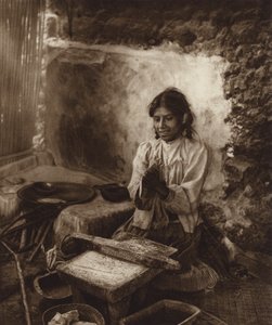Mexiko: Tillagning av majstortillas (svartvitt foto) av Hugo Brehme