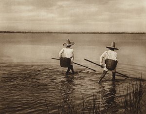 Mexiko: Fiskare på Chapalasjön (svartvitt foto) av Hugo Brehme