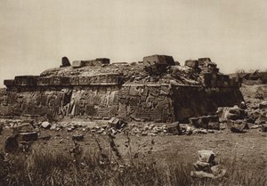 Mexiko: Pyramiden i Xochicalco, Före restaureringen (svartvitt foto) av Hugo Brehme
