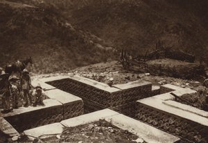 Mexiko: Korsformad underjordisk anläggning, Guiaroo (svartvitt foto) av Hugo Brehme
