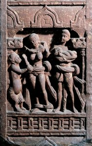 Indisk konst: Sundernanda (Nanda) hjälper Sundari att ha sin toalett. Period Kochne (Kushan och Kushan) av Indian School