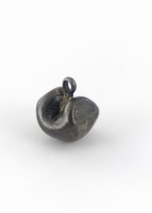 Hänge eller klocka (silver) av Indian School