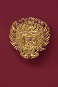 Brosch, sent 1800-tal (guld och rubiner) av Indonesian School
