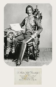 Porträtt av Raden Saleh och hans visitkort, ca 1850-70 (bw foto och gravyr)