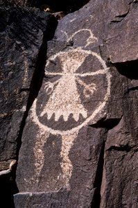 Anasazi petroglyfer, etsningar i väggar i NM. av Ira Block