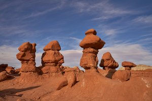 Klippformationer i Goblin Valley State Park i Utah, 2020 (foto) av Ira Block