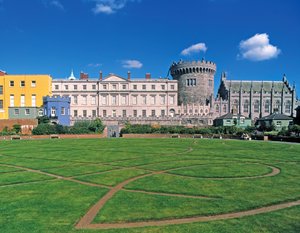 Dublin Castle, utsikt från trädgården