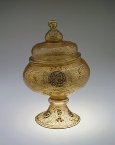 Fotskål med lock, Mamluk dynasti (glas med förgylld och emaljerad dekor) av Islamic School