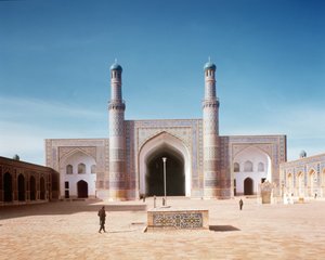 Innergården till Masjid-i Jami eller fredagsmoskén, grundad 1200, återuppbyggd 1498 av Islamic School