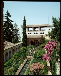 Utsikt över Generalife-palatset och sommarträdgårdarna av Islamic School