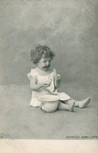 Baby som leker med bubblor (s/v foto) av Italian Photographer