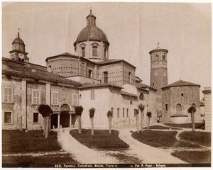 Vår Herre Jesu Kristi uppståndelsekatedral, med dopkapellet till höger, Ravenna, Emilia-Romagna, Italien, fotografi av Pietro Poppi, Bologna, ca 1900 av Italian Photographer