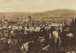 Firenze / Florens: Panorama över Florens sett från S Miniato al Monte (s/v foto) av Italian Photographer