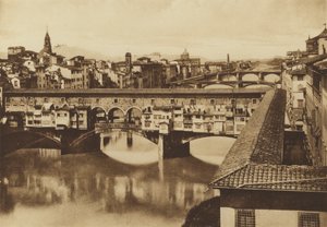 Firenze / Florens: Utsikt över Lungarno med broarna, Vecchio, S Trinita, Carraia och di Ferro alle Cascine (s/v foto) av Italian Photographer