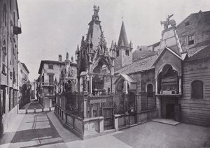 Italien: Verona, Scaligers grav (s/v foto) av Italian Photographer