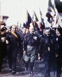 Mussolini har mars mot Rom. 1922. Handfärgat foto 1923. (Marcia su Roma)