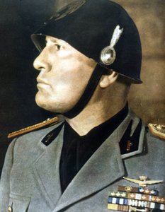 Porträtt av Mussolini. av Italian Photographer