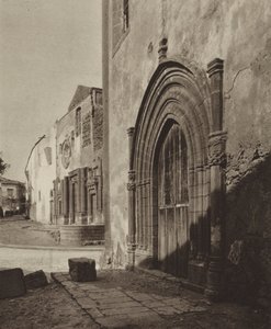 Sicilien / Sicilien: Sciacca, gotisk portal (svartvitt foto) av Italian Photographer