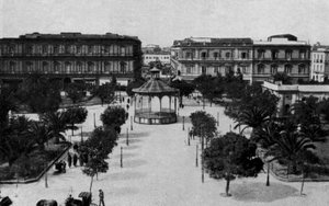 Taranto, Villa Garibaldi och den harmoniska lådan (s/v foto) av Italian Photographer
