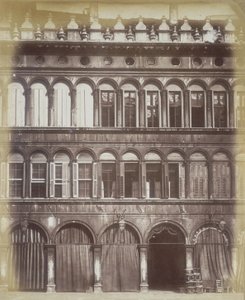 Fasaden på en venetiansk byggnad, c.1865 av Italian Photographer