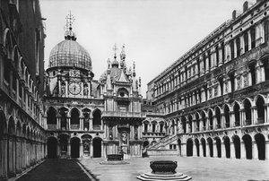 Venedig, Dogepalatset, The Courtyard (s/v foto) av Italian Photographer