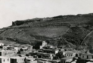 Vy över hellenistiska murar i nordöstra hörnet av Akropolis, Amman, Jordanien av Italian Photographer