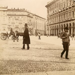 Utsikt över Piazza del Duomo, Milano, 1873 av Italian Photographer