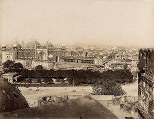Utsikt över staden Agra och Moti-moskén (Agra Fort), c.1890 (silvergelatintryck) av Italian Photographer