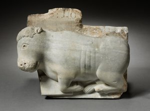 Fragment av ett huvudstad med oxen av Saint Luke, c.1175-1200 av Italian School
