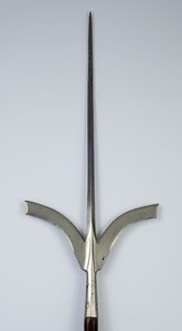 Friuli Spear, ca 1600-1625 (stål och trä) av Italian School