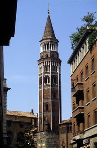 Milano: klocktornet i San Gottardo. av Italian School