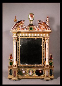 Marie de Medicis spegel (1573-1642) (bergkristall, emalj, sardonyx och agat) av Italian School