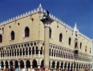 Palazzo Ducale, påbörjat c.1340 av Italian School