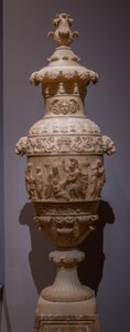 Vas med en klassisk scen: offret av Polyxena, ca 1825 (alabaster) av Italian School