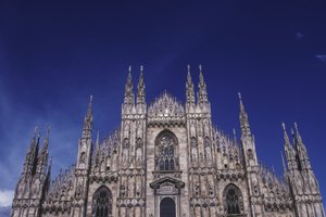 Utsikt över den västra fasaden, påbörjad 1386 av Italian School
