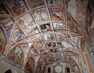 Utsikt över det välvda rummet dekorerat med fresker av gamla och nya testamentet av Italian School