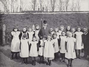 Hocktide på Hungerford, kräver semester för skolbarn