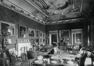 Salongen, Montagu House, 1908. av J Russell and Sons