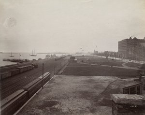 Utsikt söder om Michigan Avenue från västra sidan av Illinois Central Railroad spår, Chicago, ca 1890 av J. W. Taylor