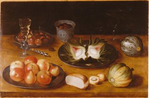 Stilleben av frukt, med glasarbete och en bulle, på en träkant
