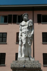 Staty av Hercules av Jacopo Sansovino, Brescello, Emilia Romagna-provinsen, Italien