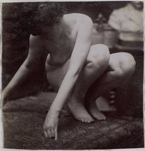 Studie av en kvinnlig nakenmodell, sedd framifrån, i Jacques de Lalaings studio, förstudie för element till en fontän i Musee des Beaux arts, Tournai och för cirkulär fontän av Jacques Lalaing (attributed to)