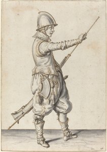 Elegant klädd soldat som stampar på sin kaliver av Jacques de Gheyn II