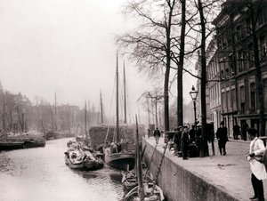 Kanalbåtar, Rotterdam, 1898. av James Batkin