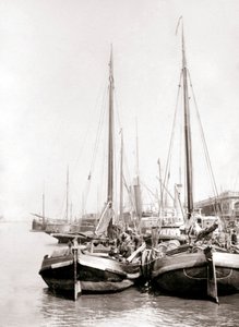 Kanalbåtar, Rotterdam, 1898. av James Batkin