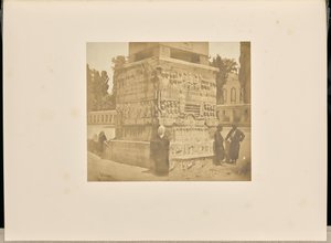 [Basen på Theodosius obelisk] av James Robertson