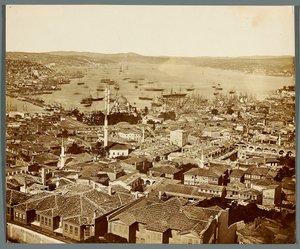 ”Bosporen” [Istanbul. Panorama över staden - vy mot Bosporensundet] av James Robertson