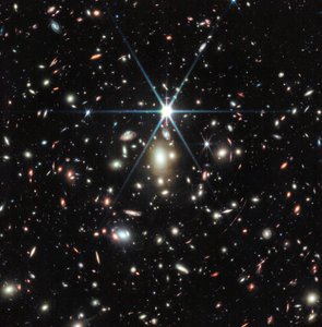 Sunrise Arc (NIRCam Image) av James Webb Space Telescope (NASA)