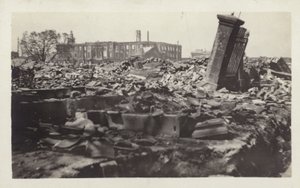 Efterdyningarna av den stora jordbävningen i Kanto, Japan, 1923 av Japanese Photographer