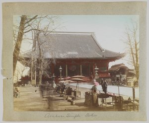 Asakusa-templet, Tokyo, Japan (handfärgat svartvitt foto) av Japanese Photographer
